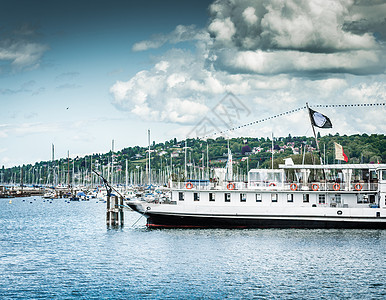 日内瓦湖堤岸 欧洲 旗帜 游艇 反射 旅行 瑞士 娱乐图片