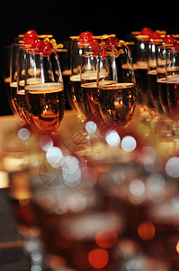 鸡尾酒和宴会餐饮晚宴活动 桌子 葡萄酒 手套 香槟酒图片