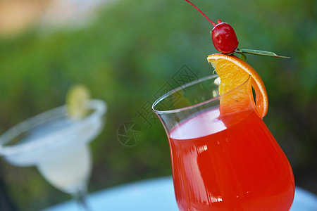 热带新鲜饮料果汁 柑橘 果味 假期 朗姆酒 酒 蓝色的图片