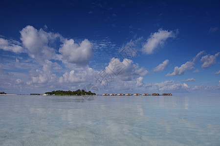 热带热带海滩 海浪 云 旅游 异国情调 泻湖 天空图片