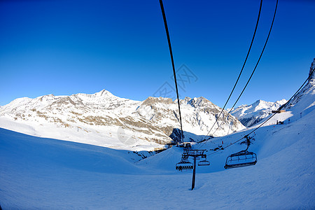 滑雪电梯 高的 寒冷的 高山 旅行 天空 欧洲 阿尔卑斯山 女性图片
