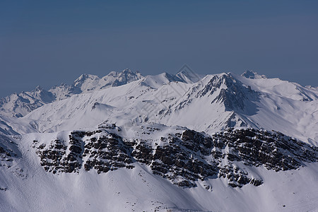 寒冬美丽的山地风景 森林 欧洲 高山 太阳 瑞士人 寒冷的图片