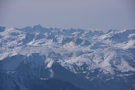 寒冬美丽的山地风景 户外 冰川 森林 季节 运动 旅行图片