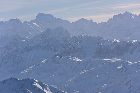 寒冬美丽的山地风景 蓝色的 阿尔卑斯山 瑞士人 旅游 树图片