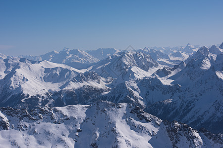 寒冬美丽的山地风景 欧洲 滑雪 云 阿尔卑斯山 森林图片