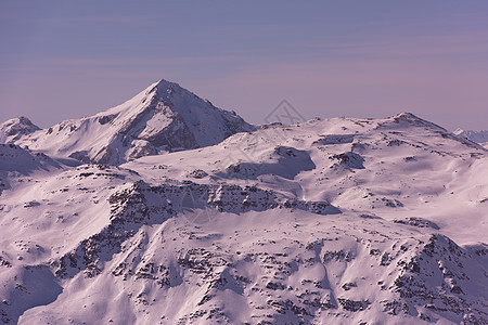 寒冬美丽的山地风景 山脉 首脑 阿尔卑斯山 雪 云 树图片