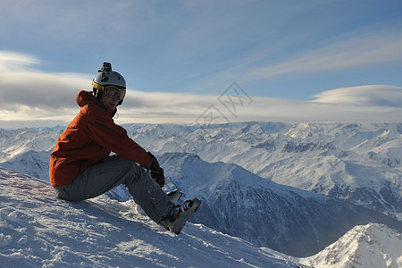 冬季时 现在在滑雪 跳 下坡 娱乐 竞赛 放松 滑雪者图片
