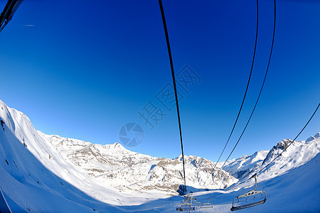 滑雪电梯 滑雪者 阿尔卑斯山 冬天 椅子 自然 运动 山 旅游图片