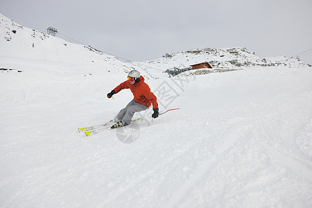 冬季时 现在在滑雪 粉末 下坡 速度 假期 季节 男人图片