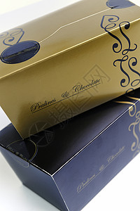 巧克力和树脂盒 情人节 食物 周年纪念日 巧克力糖 什锦 小吃 礼物图片