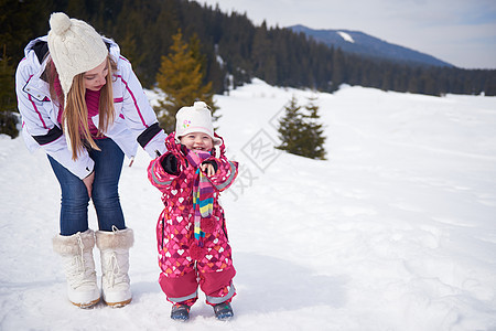 冬季 寒冷的 可爱的 冬天 有趣的 女儿 喜悦 雪橇 自然图片