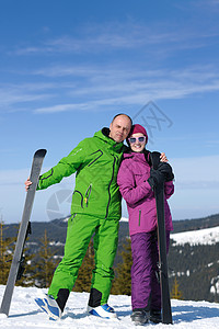 冬季滑雪 妻子 健康 高山 丈夫 女士 滑雪者 蓝色的 浪漫图片