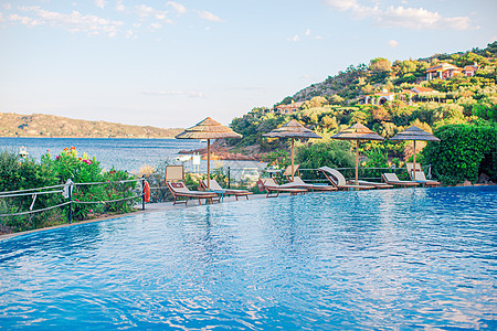 酒店度假村游泳池周围美丽的奢华风景 岛 干净的图片