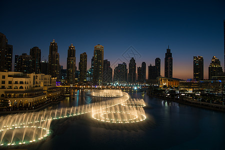 迪拜的音乐喷泉 建筑学 阿拉伯 展示 吸引力 市中心 照明 灯光图片