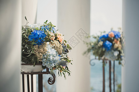 在婚礼仪式上装饰鲜花的装饰 美丽的 自然图片