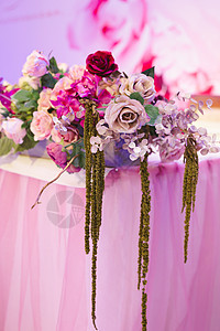 节假日和婚礼晚宴的花束装饰 椅子 浪漫的 接待 刀图片
