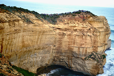 澳大利亚维多利亚州大洋路十二使徒岩的直视图 历史的 日出图片