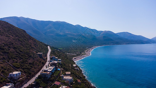 亚得里亚海沿岸典型的阿尔巴尼亚景观与山脉 阳光明媚的早晨在阿尔巴尼亚 欧洲 旅游概念背景 峡湾 岩石图片