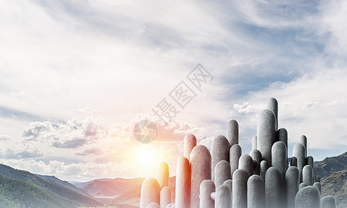 多石柱 有令人惊叹的景观 美丽的 云 户外 多云的图片