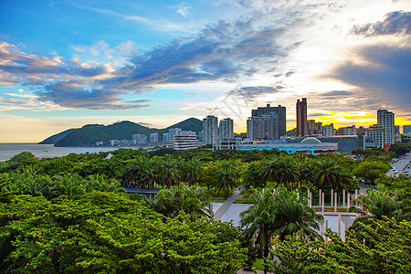 三亚凤凰机场中国海南岛风景日落海景 天际线 摩天大楼 建筑 海洋 闲暇背景