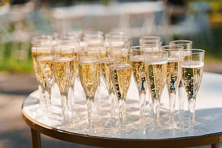 豪华香槟欢迎餐饮区参加商务会议 为富人提供优先餐饮服务 红酒杯 桌子背景图片