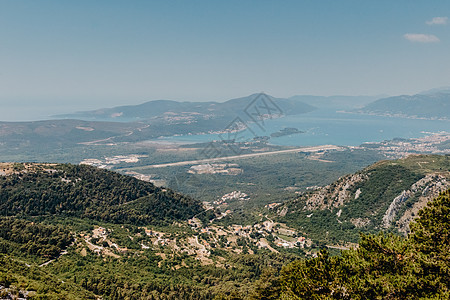 美丽的自然山地景观 科托尔湾 黑山 博卡湾的景色 科托尔和蒂瓦特市以及山顶 黑山 地中海 蓝色的图片