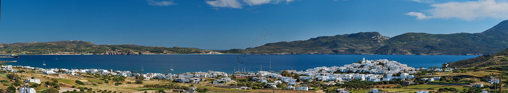希腊希族传统教会的普拉卡村全景 希腊米洛斯岛 小城 爱琴海图片