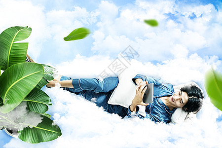 躺在云上的人图片