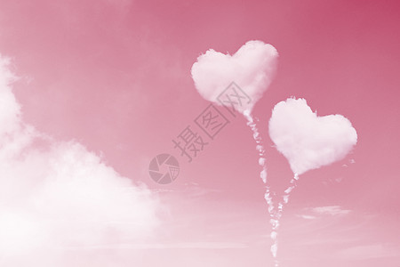 浪漫粉色心形云朵图片