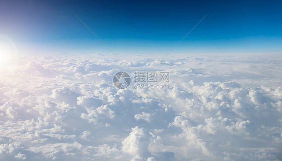 高空云端背景图片