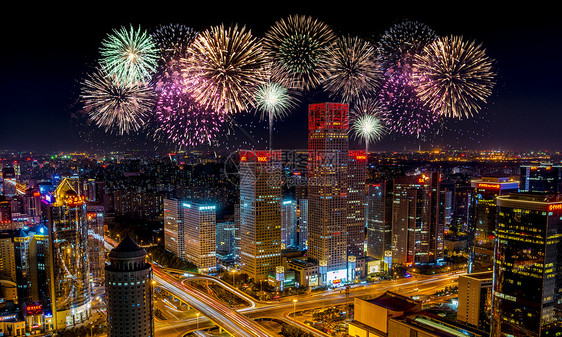 烟花与都市图片