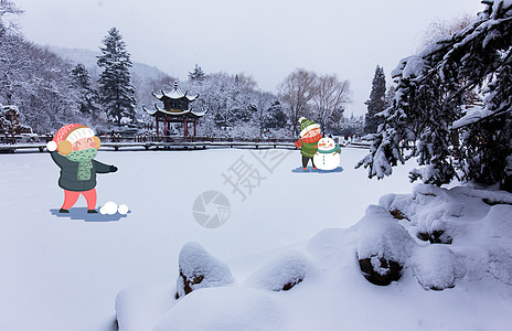 可爱孩子们雪地嬉戏图片