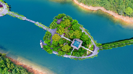 奥地利旅游风光海水环绕的小岛设计图片