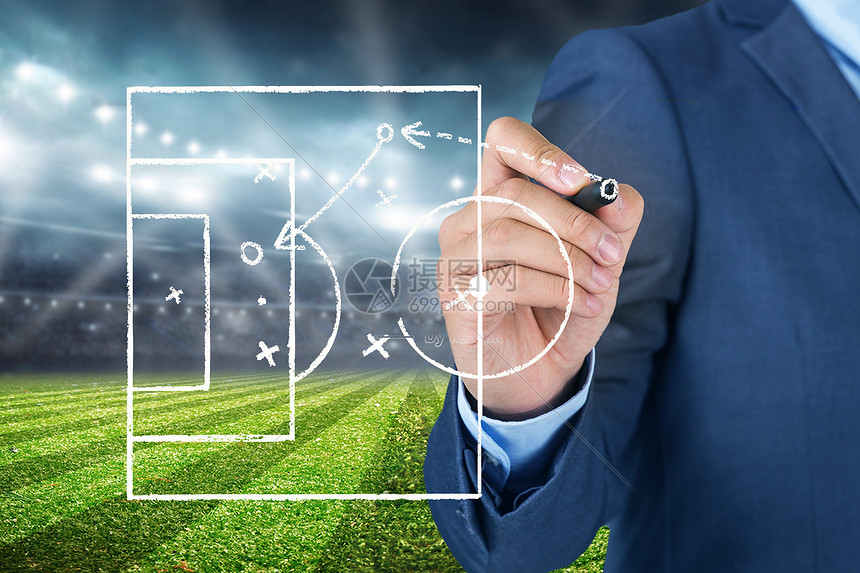 战术博弈引人关注 主教练临场调整成胜负关键