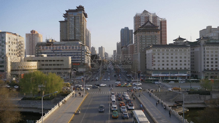 城市车辆穿梭GIF图片