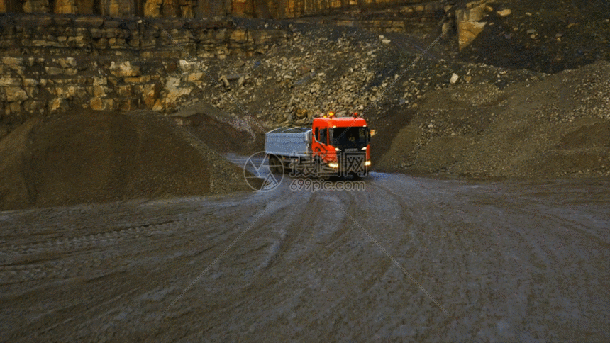 大车运输gif动图图片-正版gif素材401079138-摄图网