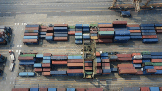 无人机航拍曼谷港口集装箱港口起重机GIF高清图片