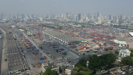 城市码头航拍曼谷港口集装箱港口起重机GIF高清图片