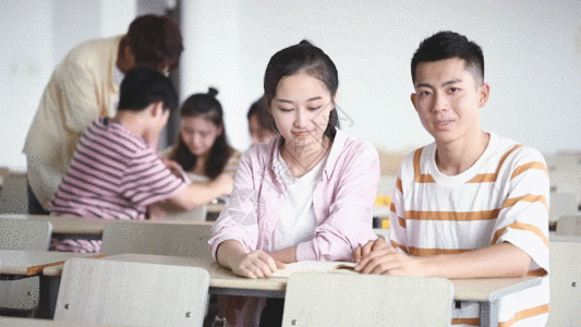 学习交流学生课堂交流GIF高清图片