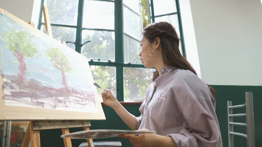 女性绘画油画GIF图片