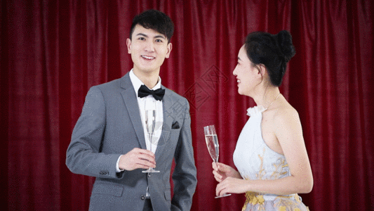 晚会嘉宾交谈gif图片素材