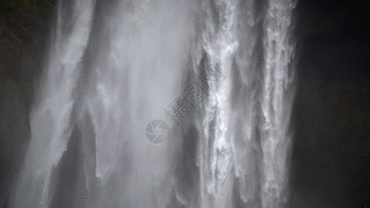 新疆公格尔雪峰瀑布实拍GIF图片