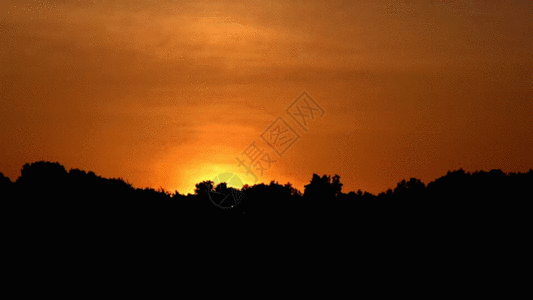 黎明太阳升起延迟拍摄实拍GIF图片