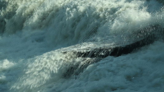 河水下游浪花实拍视频GIF图片