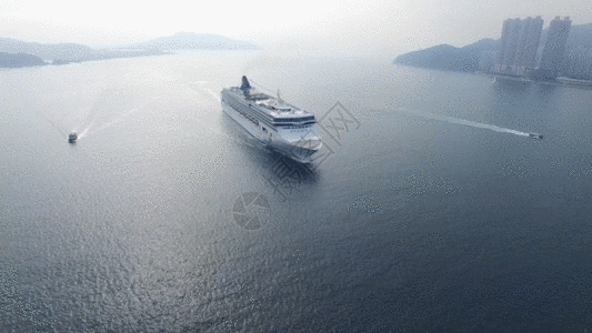 九洲港香港维多利亚港正面航拍丽星号邮轮GIF高清图片