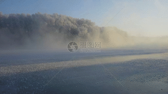 新疆温泉雾凇GIF图片