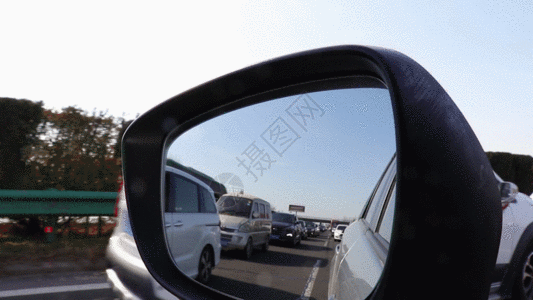 汽车后视镜高速公路行驶GIF高清图片