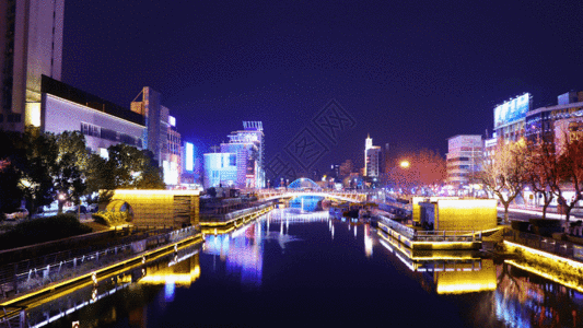 漂亮的城市夜景延时GIF图片