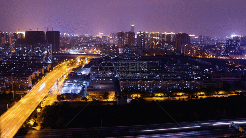 俯瞰城市漂亮夜景交通GIF图片