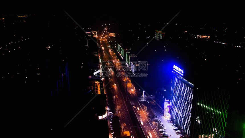夜景实拍道路交通穿梭延时摄影gif